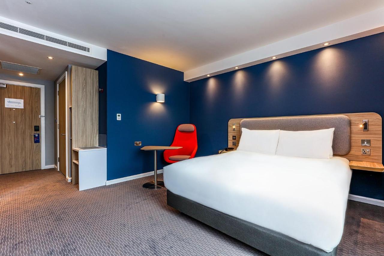 Holiday Inn Express & Suites - Basel - Allschwil By Ihg Exterior photo