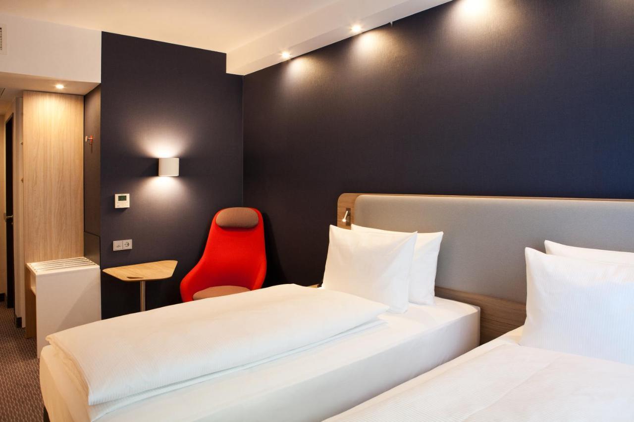 Holiday Inn Express & Suites - Basel - Allschwil By Ihg Exterior photo