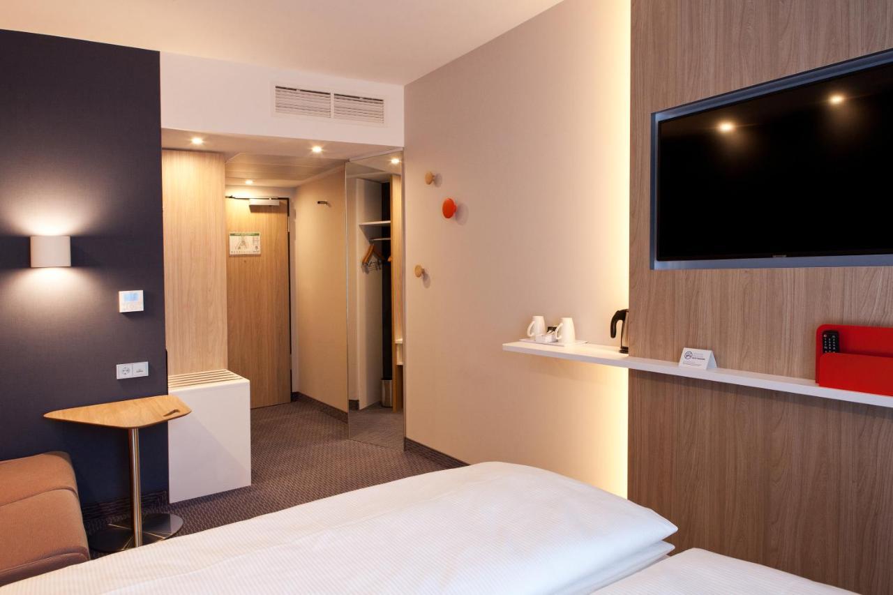 Holiday Inn Express & Suites - Basel - Allschwil By Ihg Exterior photo