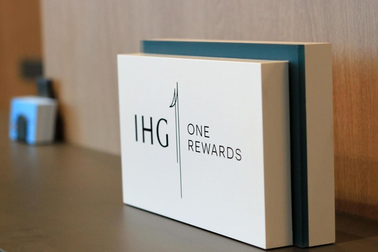 Holiday Inn Express & Suites - Basel - Allschwil By Ihg Exterior photo