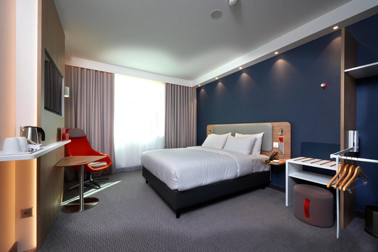 Holiday Inn Express & Suites - Basel - Allschwil By Ihg Exterior photo