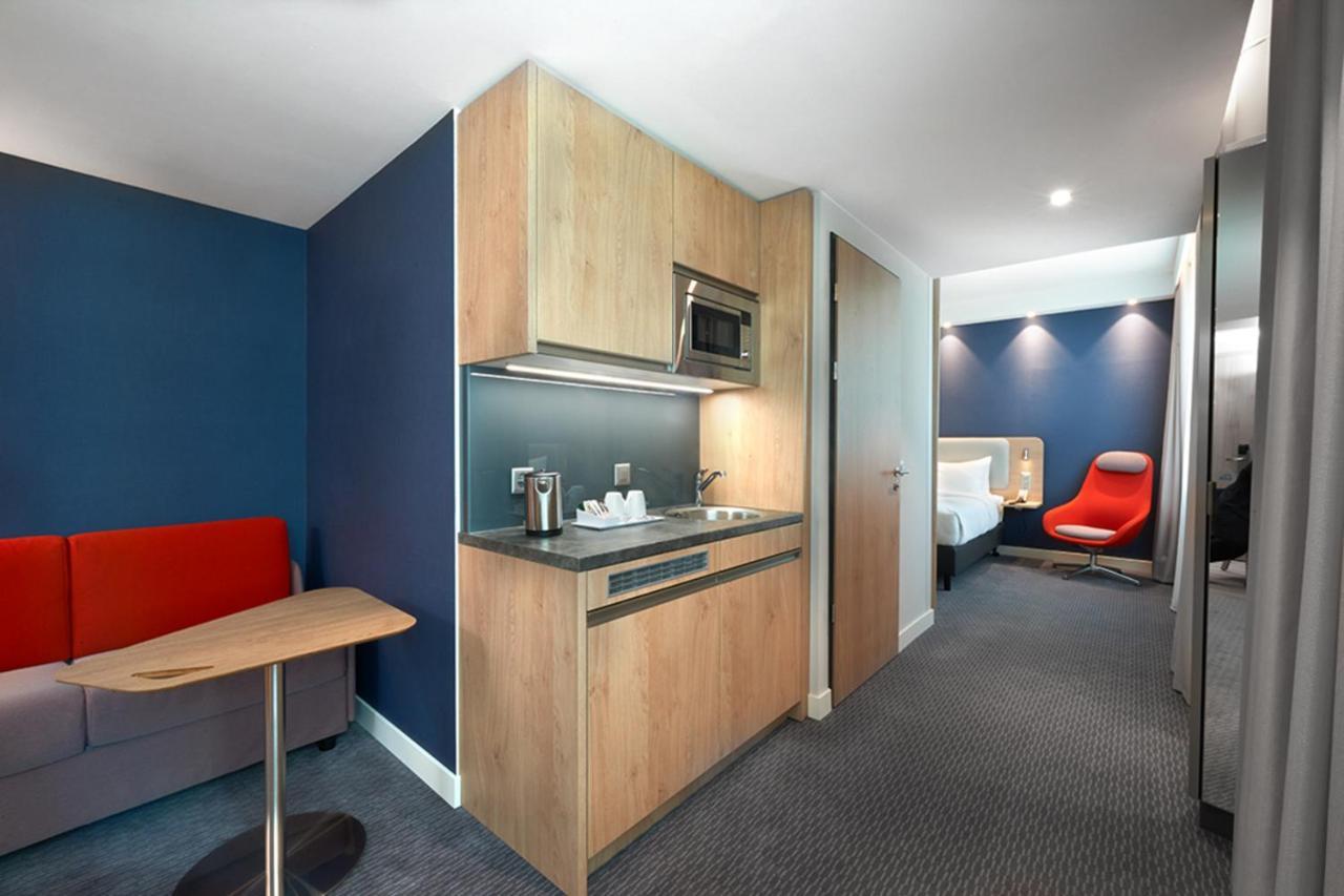 Holiday Inn Express & Suites - Basel - Allschwil By Ihg Exterior photo