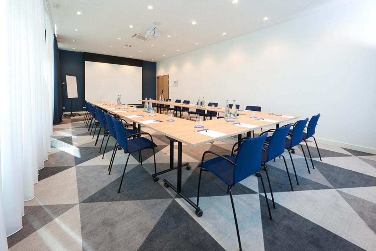 Holiday Inn Express & Suites - Basel - Allschwil By Ihg Exterior photo