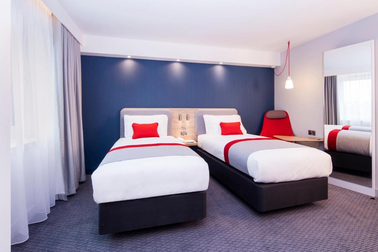 Holiday Inn Express & Suites - Basel - Allschwil By Ihg Exterior photo