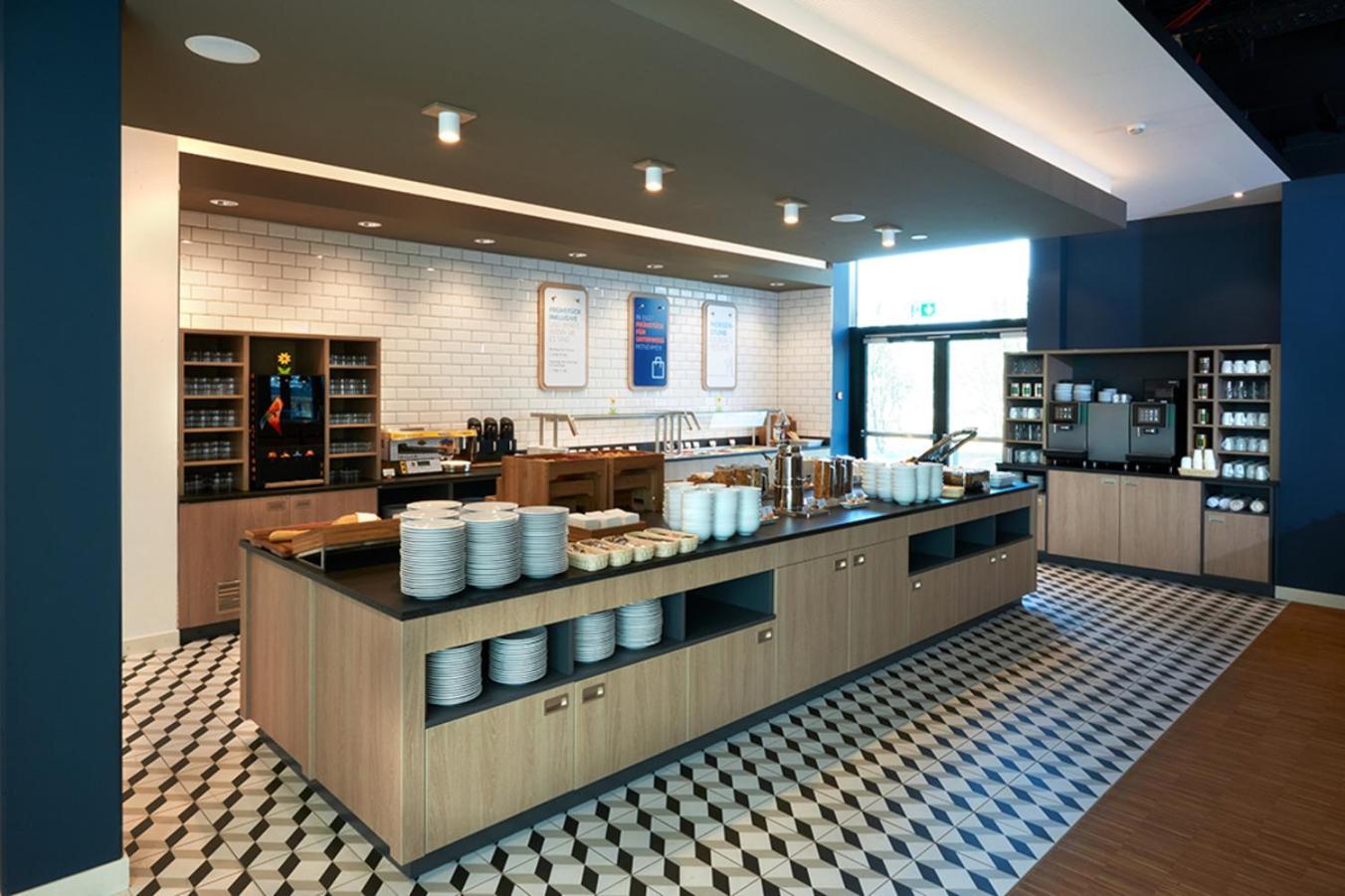 Holiday Inn Express & Suites - Basel - Allschwil By Ihg Exterior photo